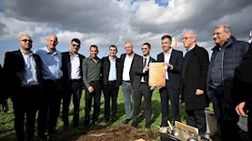 הנחת אבן הפינה בטקס, צילום: דוברות עיריית נשר